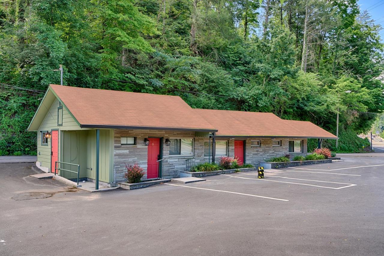 Newly Remodeled Motel In Gatlinburg! מראה חיצוני תמונה