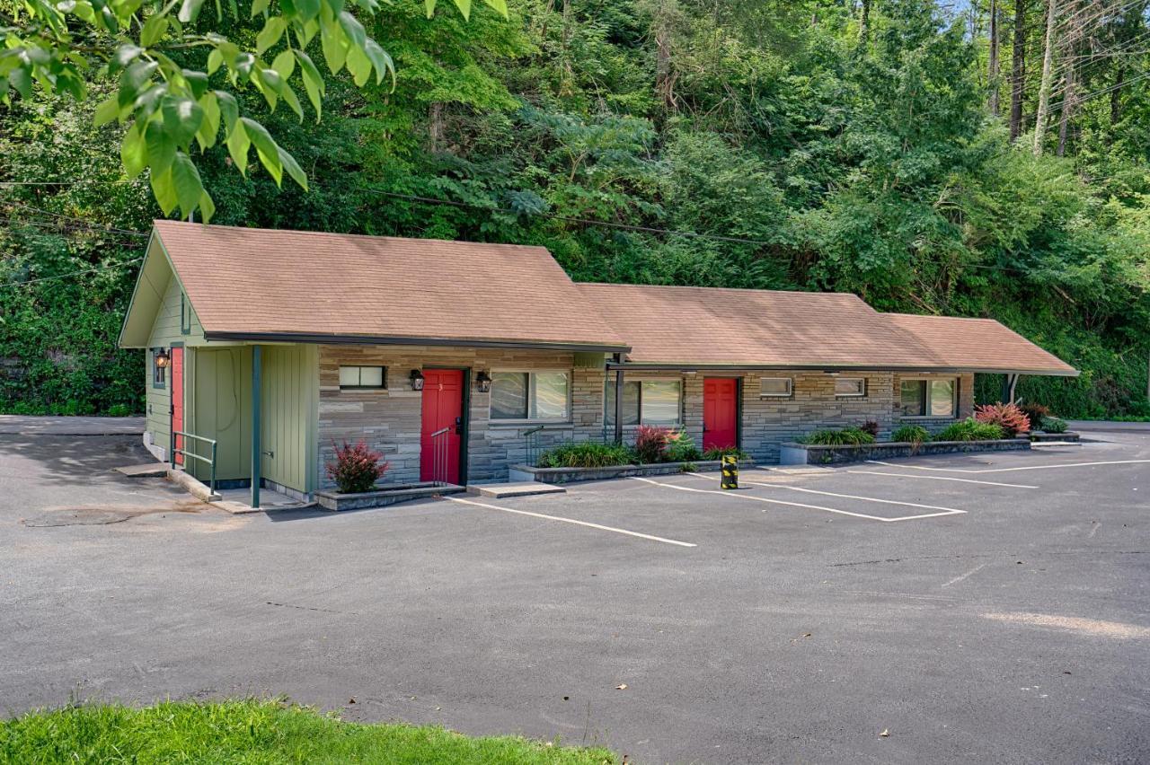 Newly Remodeled Motel In Gatlinburg! מראה חיצוני תמונה