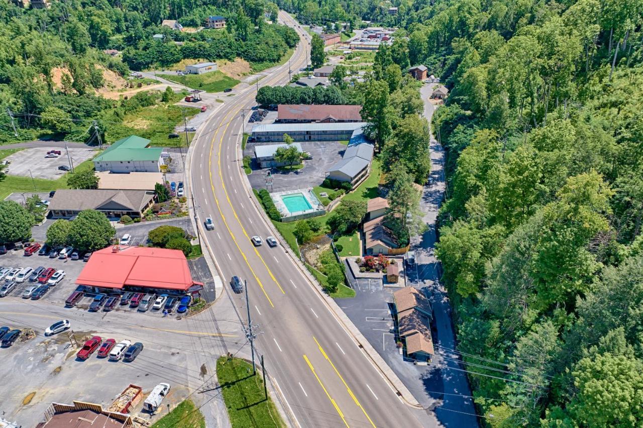 Newly Remodeled Motel In Gatlinburg! מראה חיצוני תמונה